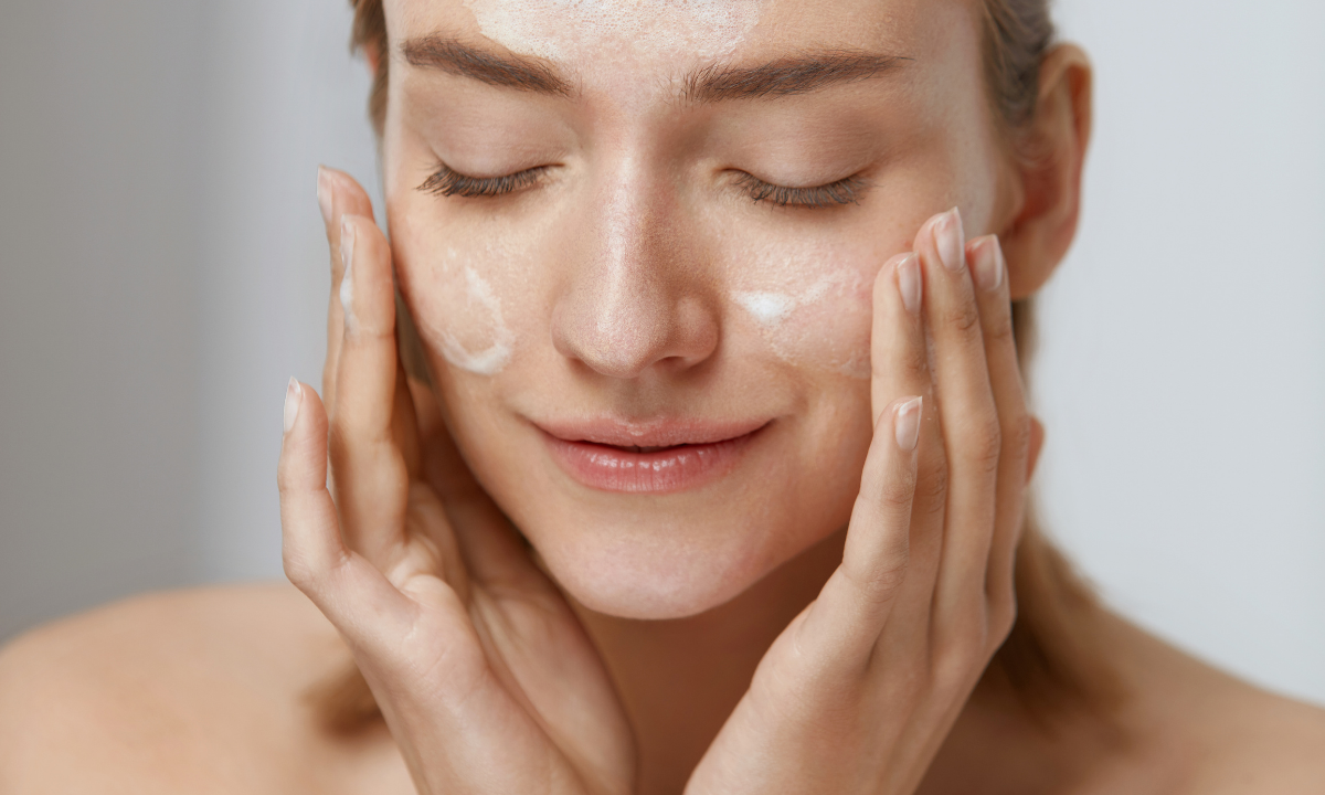 Najlepszy peeling do twarzy, ciała i skóry głowy || Te produkty musisz przetestować!