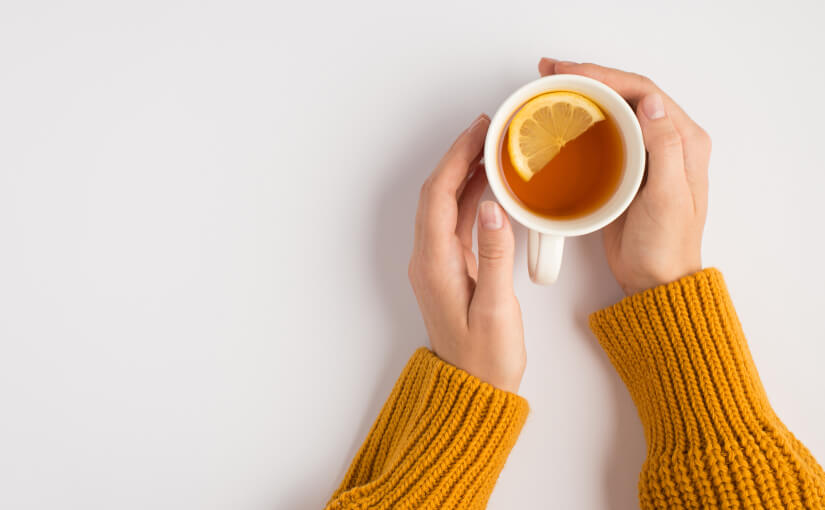 Top 6 zimowych herbat, które rozgrzeją Cię w chłodne wieczory ||