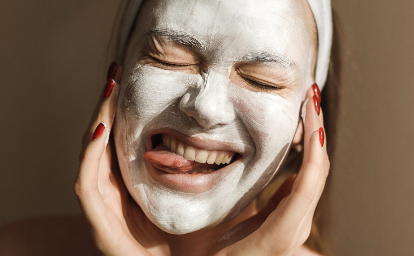 Posiadasz cerę trądzikową? || Te rady kosmetolog odmienią Twoją pielęgnację!