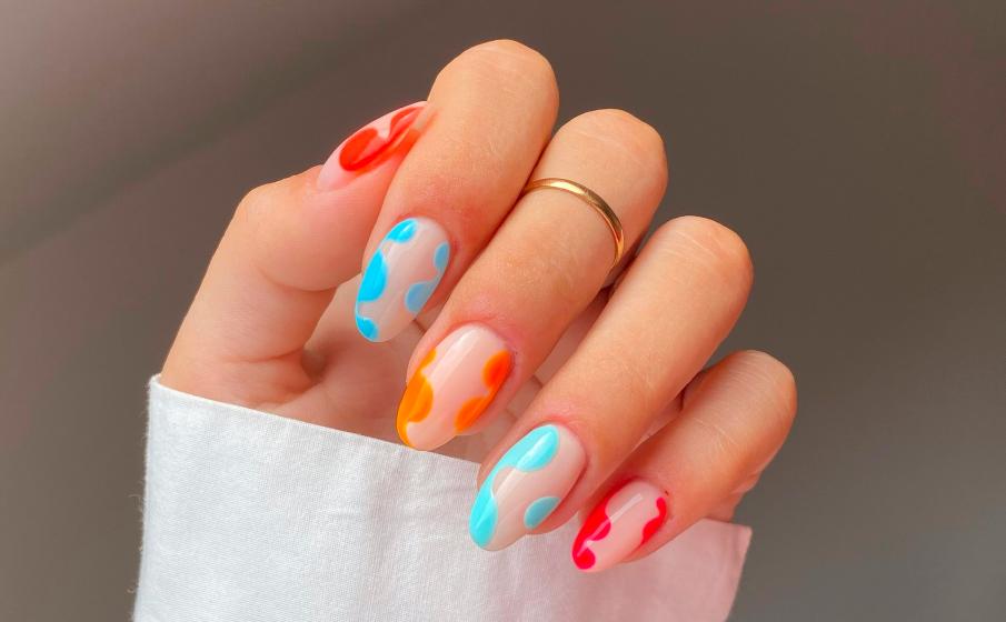 Paznokcie na wakacje 2025 || odkryj najnowsze trendy