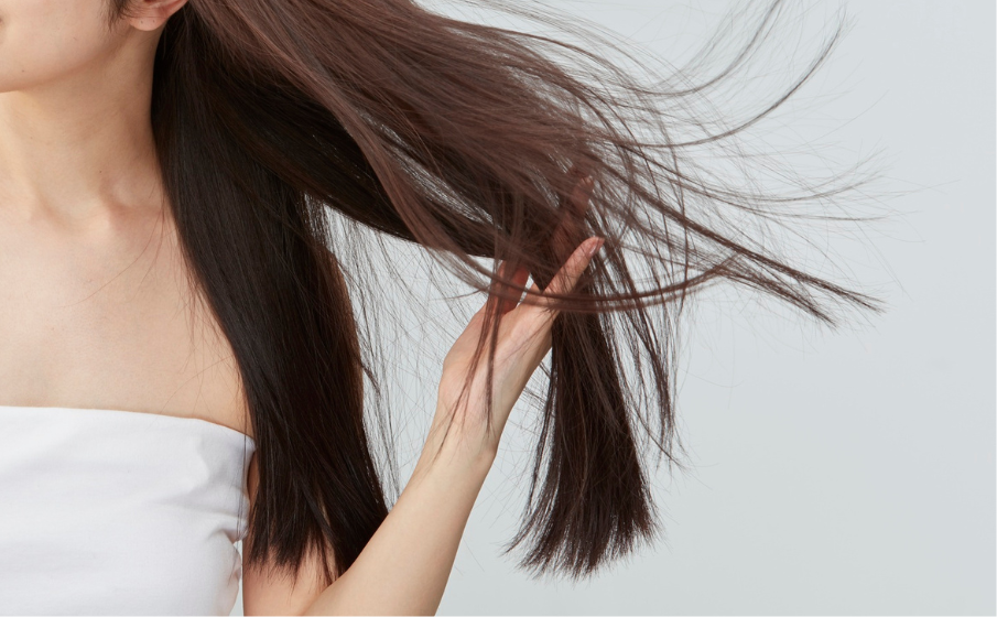 Co zrobić, gdy włosy się puszą? Skuteczne rozwiązania ||