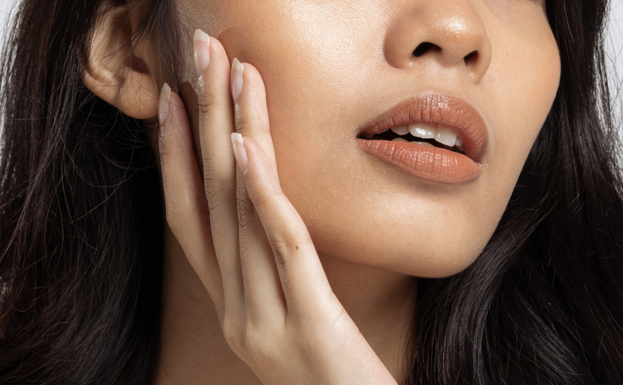 Ziemista cera || przyczyny. Jak poprawić wygląd szarej i zmęczonej twarzy?