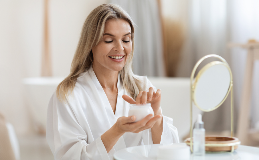 Krem przeciwzmarszczkowy 30+. Jaki krem przeciwzmarszczkowy wybrać na początek? Ranking ||