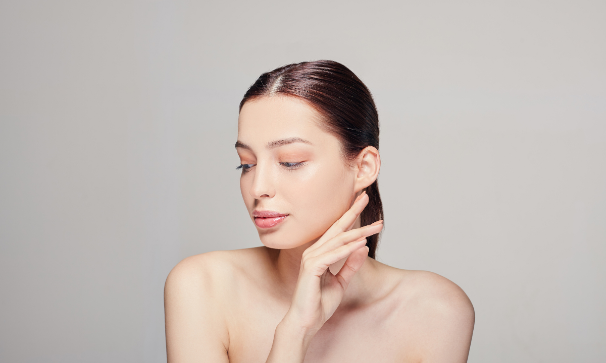 Kwas podchlorawy w kosmetykach || na co działa i komu może pomóc?